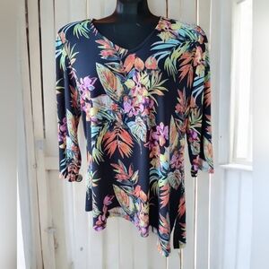 Soft Works Asymmetrical Hem Floral Top